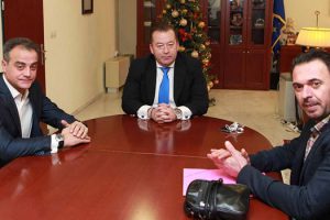 Επίσκεψη του υφυπουργού Αγροτικής Ανάπτυξης Β. Κόκκαλη στον Περιφερειάρχη Δυτικής Μακεδονίας Θ. Καρυπίδη - 1εκ. ευρώ εξασφαλίστηκε για τον κρόκο ανακοίνωσε ο Θ. Καρυπίδης