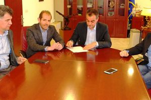 Υπογραφή σύμβασης για προμήθεια και εγκατάσταση Αυτόνομου Φωτοβολταϊκού Συστήματος 60 KWp στα Γρεβενά