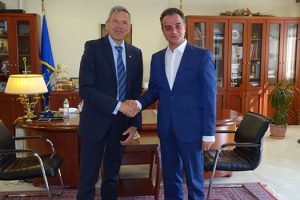 Τα ενεργειακά ζητήματα στην ατζέντα της συνάντησης μεταξύ Περιφερειάρχη και Γερμανού Προξένου - «Μια χώρα που δεν κατέχει την ενέργεια και τα νερά της δεν μπορεί να αισιοδοξεί για το μέλλον» δήλωσε ο Θ. Καρυπίδης