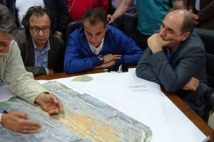 Την αναγκαστική απαλλοτρίωση των Αναργύρων ανακοίνωσε ο Υπουργός Περιβάλλοντος και Ενέργειας Γ. Σταθάκης - «Κάνουμε το τελικό βήμα, βγαίνουμε στο ξέφωτο πλέον» δήλωσε ο Περιφερειάρχης Δυτικής Μακεδονίας Θ. Καρυπίδης