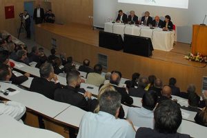 Στην πανηγυρική παρουσίαση της πρωτοβουλίας του ΤΑP για οικονομική ενίσχυση των μεταπτυχιακών ΑΕΙ-ΤΕΙ στην Καστοριά ο εμπνευστής της δράσης Περιφερειάρχης Δυτικής Μακεδονίας Θ. Καρυπίδης