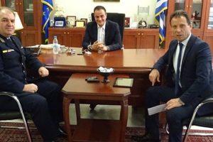 Τα Χριστουγεννιάτικα Κάλαντα έψαλαν στον Περιφερειάρχη Δυτικής Μακεδονίας Θεόδωρο Καρυπίδη, την Παρασκευή 22 Δεκεμβρίου, ο Στρατός, η Πανδώρα και Σύλλογοι της περιοχής