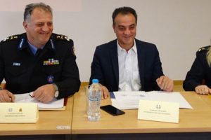 Στο ίδιο τραπέζι με κοινό σκοπό την προστασία των πολιτών των Βαλκανίων από τις φυσικές καταστροφές κάθισαν οι Αρχηγοί των Πυροσβεστικών Σωμάτων με πρωτοβουλία του Περιφερειάρχη Δυτικής Μακεδονίας