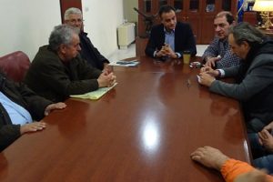 Οι εκπρόσωποι των παραγωγών και πωλητών των Λαϊκών Αγορών επισκέφθηκαν τον Περιφερειάρχη
