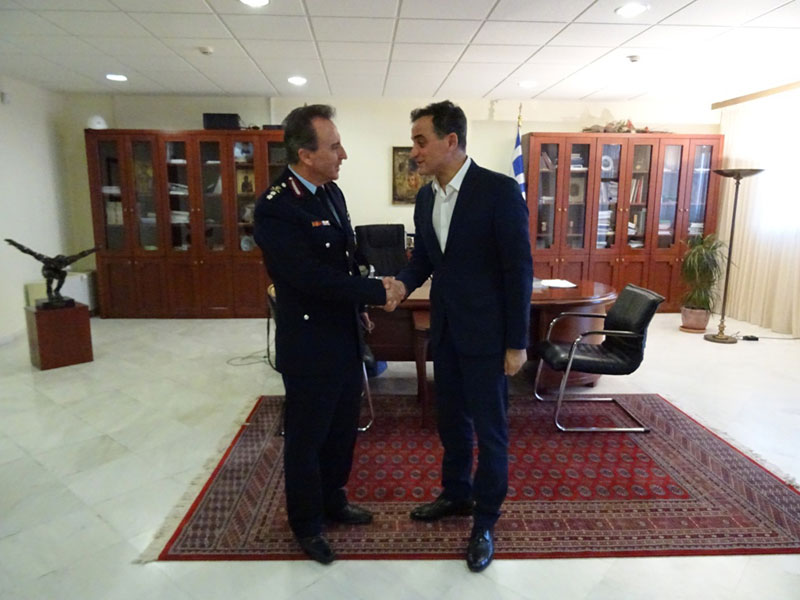 Τον Περιφερειάρχη Δυτικής Μακεδονίας Θεόδωρο Καρυπίδη επισκέφθηκε την Πέμπτη 1 Φεβρουαρίου, ο νέος Γενικός Περιφερειακός Αστυνομικός Διευθυντής Δυτικής Μακεδονίας Υποστράτηγος Αθανάσιος Μαντζούκας 3