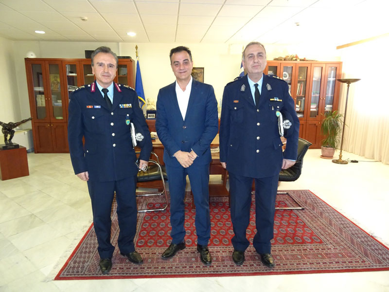 Τον Περιφερειάρχη Δυτικής Μακεδονίας Θεόδωρο Καρυπίδη επισκέφθηκε την Πέμπτη 1 Φεβρουαρίου, ο νέος Γενικός Περιφερειακός Αστυνομικός Διευθυντής Δυτικής Μακεδονίας Υποστράτηγος Αθανάσιος Μαντζούκας 4