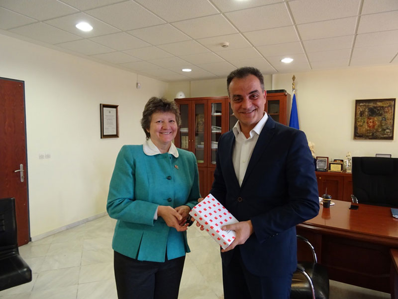 Τον Περιφερειάρχη Δυτικής Μακεδονίας Θ. Καρυπίδη επισκέφθηκε η Πολιτική Σύμβουλος του Καναδά Debbie DesRosiers 3