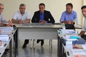 Ο κάθετος άξονας Φλώρινα – Πτολεμαΐδα, ο δρόμος Κοζάνη – Ρύμνιο και ο κόμβος στη Μαυροπηγή, στο επίκεντρο της σύσκεψης στην Περιφέρεια