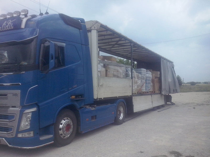 Στην Περιφέρεια Αττικής έφτασε σήμερα το πρωί η αποστολή της ανθρωπιστικής βοήθειας που συγκεντρώθηκε από τους Δήμους και τους φορείς της Περιφέρειας Δυτικής Μακεδονίας 2