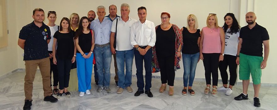 Μια ευχάριστη επίσκεψη δέχθηκε την Τρίτη 31 Ιουλίου ο Περιφερειάρχης Δυτικής Μακεδονίας Θεόδωρος Καρυπίδης από τους εργαζομένους και τα μέλη του Δ.Σ. των Ειδικών Εργαστηρίων Κοζάνης και Πτολεμαΐδας