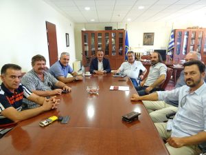 Λύση στο ζήτημα της ξύλευσης για την κάλυψη ατομικών αναγκών, μετά τη συνάντηση των εκπροσώπων των κατοίκων των Κοινοτήτων των Γρεβενών με τον Περιφερειάρχη Θ. Καρυπίδη