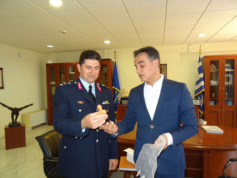 Εθιμοτυπική επίσκεψη του νέου Γενικού Περιφερειακού Αστυνομικού Διευθυντή Δυτικής Μακεδονίας στον Περιφερειάρχη Θ. Καρυπίδη 3