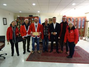 Τα Χριστουγεννιάτικα Κάλαντα έψαλαν στον Περιφερειάρχη Δυτικής Μακεδονίας Θεόδωρο Καρυπίδη, τη Δευτέρα 24 Δεκεμβρίου 2018, ο Στρατός και Σύλλογοι της περιοχής