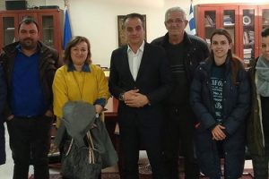 Άμεση λύση στα θέματα που απασχολούν τους μαθητές του Νηπιαγωγείου και Δημοτικού Σχολείου Βελβεντού από τον Περιφερειάρχη Θ. Καρυπίδη