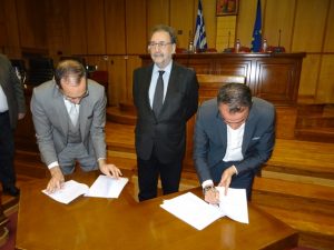 Η Περιφέρεια Δυτικής Μακεδονίας καταπολεμά το παρεμπόριο – Υπογράφηκε το σύμφωνο για την επιχειρησιακή συνεργασία μεταξύ των ελεγκτικών υπηρεσιών της Περιφέρειας με το ΣΥΚΕΑΠ