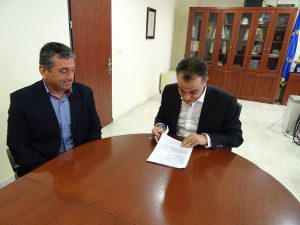 Υπεγράφη η δέσμευση του ποσού των 2.123.000 € για το «Εσωτερικό Δίκτυο Αποχέτευσης Ακαθάρτων Νέου Κομάνου». Δέσμευση του Περιφερειάρχη Δ. Μακεδονίας για να προχωρήσει και το δίκτυο ύδρευσης του νέου οικισμού