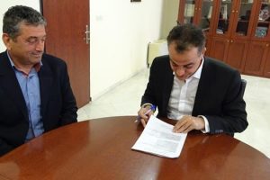 Υπεγράφη η δέσμευση του ποσού των 2.123.000 € για το «Εσωτερικό Δίκτυο Αποχέτευσης Ακαθάρτων Νέου Κομάνου». Δέσμευση του Περιφερειάρχη Δ. Μακεδονίας για να προχωρήσει και το δίκτυο ύδρευσης του νέου οικισμού