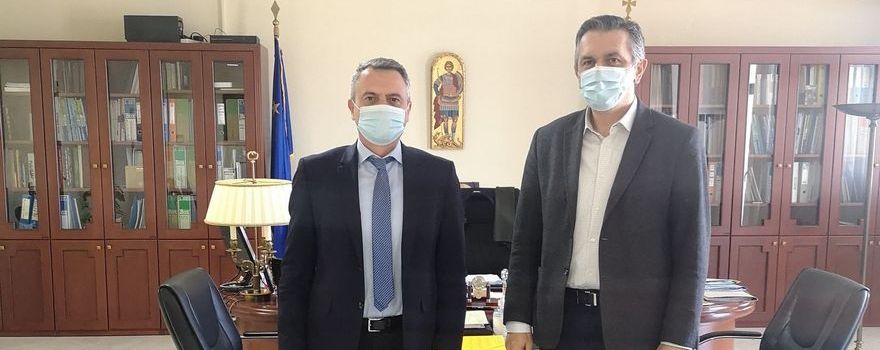 Να λειτουργήσει άμεσα το Πνευμονολογικό Τμήμα στο Μαμάτσειο Γ.Ν. Κοζάνης και το Ογκολογικό Τμήμα στο Μποδοσάκειο Γ.Ν. Πτολεμαΐδας, ζήτησε ο Περιφερειάρχης Δυτικής Μακεδονίας Γιώργος Κασαπίδης, από το Διοικητή της 3ης Υγειονομικής Περιφέρειας Ελλάδος Παναγιώτη Μπογιατζίδη