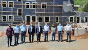 Τo υπό κατασκευή Αστυνομικό Μέγαρο Καστοριάς επισκέφθηκε ο Γ.Γ. του Υπουργείου Προστασίας του Πολίτη Κωνσταντίνος Τσουβάλας, συνοδευόμενος από τον Περιφερειάρχη Δυτικής Μακεδονίας Γιώργο Κασαπίδη 1