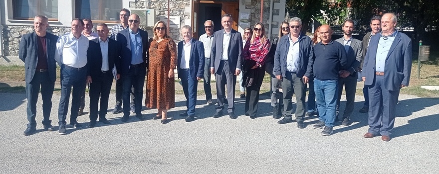 Με επιτυχία ολοκληρώθηκε το διήμερο συνέδριο του προγράμματος διασυνοριακής συνεργασίας COMPLETE στις Πρέσπες, που διοργανώθηκε από τον Ελγο Δήμητρα και την Περιφέρεια Δυτικής Μακεδονίας – αποφασίστηκε να συνεχιστεί η συνεργασία προς όφελος της κτηνοτροφίας 1