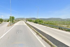 Αποκατάσταση χαρακτηριστικών οδοστρώματος και στηθαίων ασφαλείας στο οδικό τμήμα της Ε.Ο.3