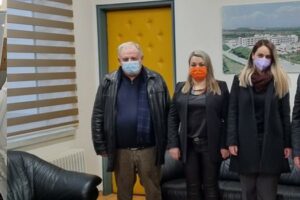 Την Τρίτη 01/02/22 η Αντιπεριφερειάρχης Π.Ε. Κοζάνης Δαδαμόγια Κατερίνα και ο Αντιπεριφερειάρχης Δημόσιας Υγείας Μαργαρίτης Γεώργιος επισκέφτηκαν το Γενικό Νοσοκομείο Πτολεμαΐδας «Μποδοσάκειο» 4β