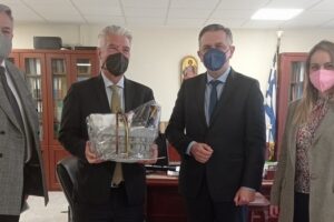 Συνάντηση Περιφερειάρχη Δυτικής Μακεδονίας Γιώργου Κασαπίδη με τον Πρέσβη της Ομοσπονδιακής Δημοκρατίας της Γερμανίας στην Αθήνα Ερνστ Ράιχελ 1b