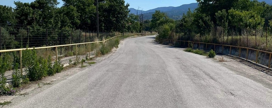 Υπογραφή σύμβασης για την εκτέλεση του έργου: «Συντήρηση οδοποιίας Σέρβια-Λάβα-Πλατανόρευμα» από τον Περιφερειάρχη Δυτικής Μακεδονίας Γεώργιο Κασαπίδη 1b