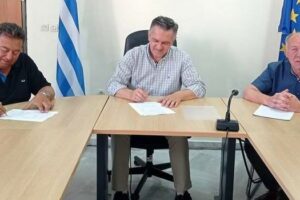Υπογραφή σύμβασης εκτέλεσης του έργου «Επισκευή και συντήρηση δρόμου από Τ.Κ. Δαφνερού προς όρια Π.Ε. Γρεβενών» 2