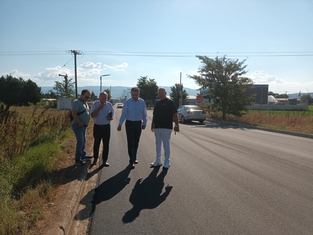 Ο Περιφερειάρχης Δυτικής Μακεδονίας Γιώργος Κασαπίδης πραγματοποίησε αυτοψία σε έργα ασφαλτόστρωσης, καθαρισμού ρεμάτων, οδοποιίας, αντιπλημμυρικής προστασίας, που υλοποιεί η Περιφέρεια Δυτικής Μακεδονίας σε Τοπικές Κοινότητες του Δήμου Εορδαίας 2