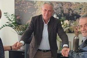 Εγκάρδια συνάντηση του Αντιπεριφερειάρχη Οικονομικών Μενέλαου Μακρυγιάννη πραγματοποιήθηκε την Τετάρτη 5 Οκτωβρίου με τους εκπροσώπους του Διοικητικού Συμβουλίου της Ευξείνου Λέσχης Κοζάνης