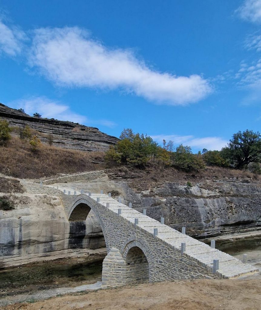 Ολοκληρώθηκαν οι εργασίες αποκατάστασης του πετρογέφυρου Σβόλιανης Αγίας Σωτήρας του Δήμου Βοΐου από την Π.Ε. Κοζάνης 3