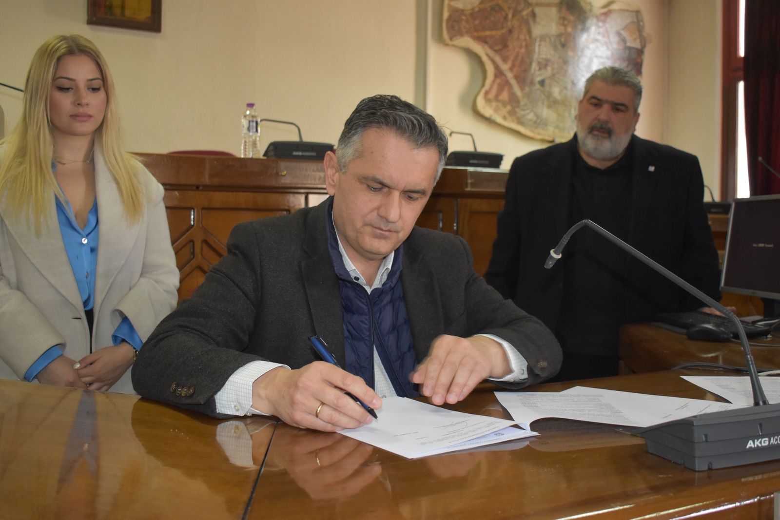 Υπογράφηκε η σύμβαση για την οδοποιία σε επιχειρήσεις του πρωτογενή τομέα του Δήμου Εορδαίας προϋπολογισμού 3.580.000 € -1-