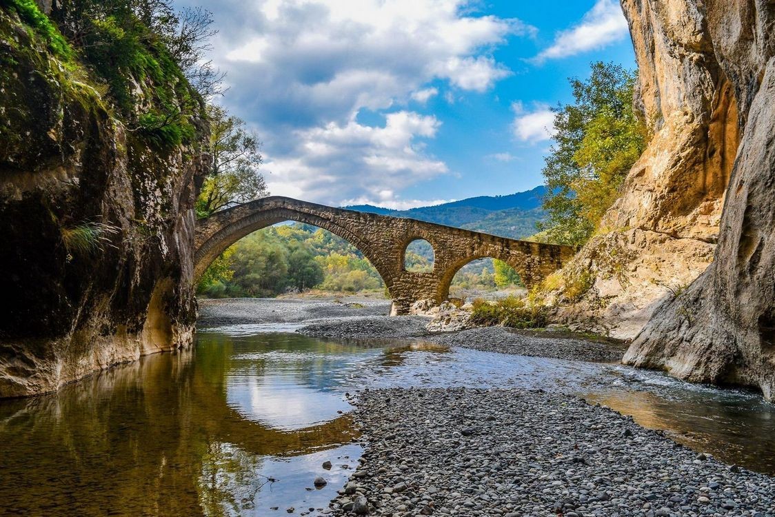 Υπηρεσίες συλλογής και επεξεργασίας στοιχείων για τη δημιουργία ενιαίου δικτύου σήμανσης και πληροφόρησης των πέτρινων Γεφυριών της Δυτικής Μακεδονίας