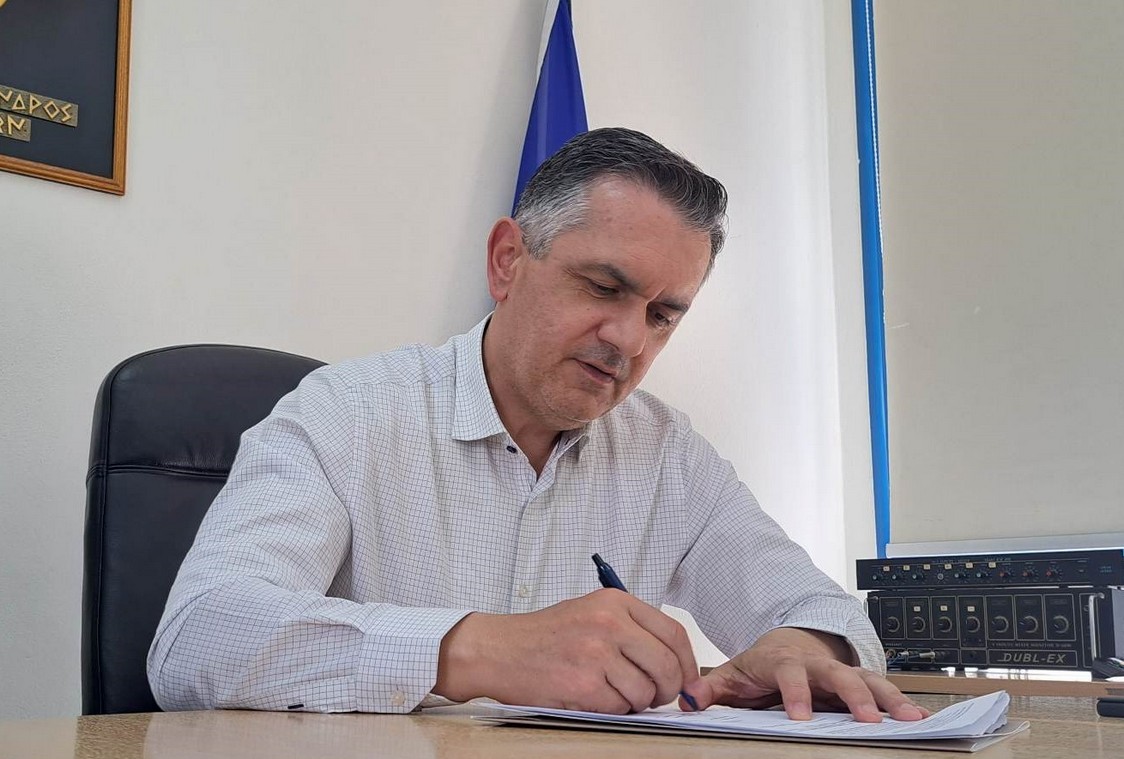 Υπογράφηκε η σύμβαση «Βελτίωση οδικής ασφάλειας Π.Ε. Κοζάνης» από τον Γ. Κασαπίδη