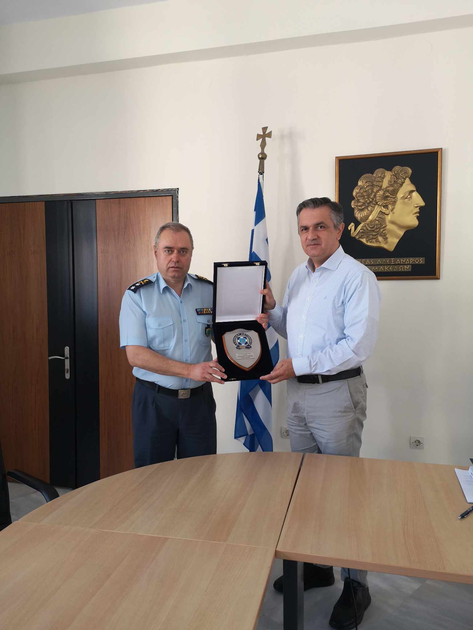 Με τον Υποστράτηγο της ΕΛ.ΑΣ. Δημήτριο Παντελή συναντήθηκε ο Περιφερειάρχης Δ. Μακεδονίας Γεώργιος Κασαπίδης -1-