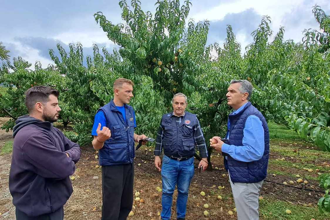 Στο Βελβεντό ο Περιφερειάρχης Δ. Μακεδονίας Γ. Κασαπίδης - Στήριξη στους παραγωγούς των οποίων οι καλλιέργειες επλήγησαν από την κακοκαιρία