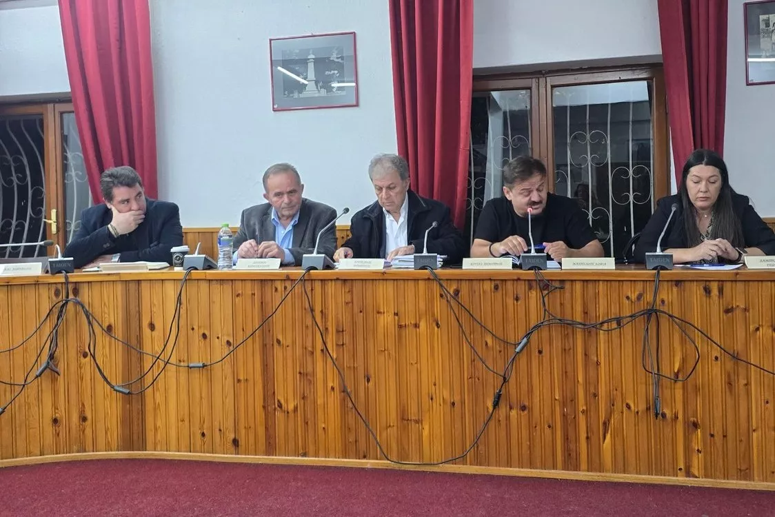 Συνάντηση του Περιφερειάρχη με τους κατοίκους για την οδική σύνδεση Αγιόφυλλου-Δεσκάτης #1