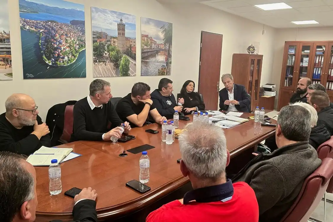 Συνάντηση του Περιφερειάρχη με τις Ενώσεις Ποδοσφαιρικών Σωματείων (ΕΠΣ)