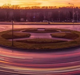 Διαμόρφωση ισόπεδου κυκλικού κόμβου στην περιοχή «Μπάρα» Δ.Κ. Σιάτιστας