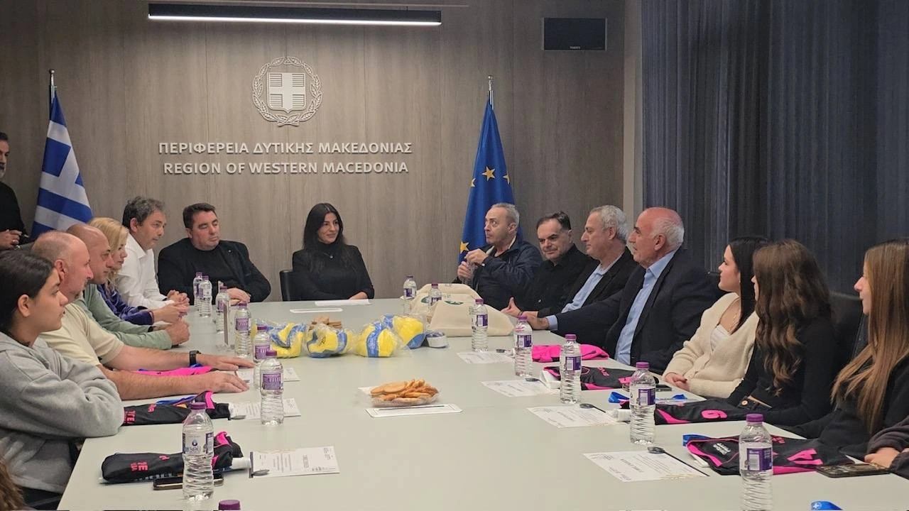 Η περιφέρεια τίμησε τις αθλήτριες του βόλει του 2ου ΓΕΛ