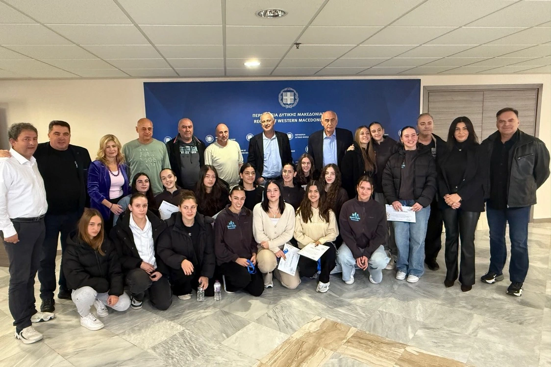 Η περιφέρεια τίμησε τις αθλήτριες του βόλει του 2ου ΓΕΛ