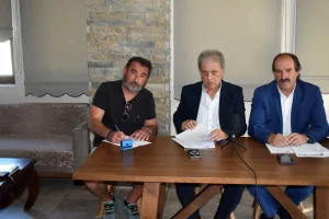 Υπογράφηκε η σύμβαση εκτέλεσης έργου «συντήρηση Ε.Ο.2 περιοχή Βατοχωρίου» (Διασταύρωση Πρεσπών – Κρυσταλλοπηγή) από τον Περιφερειάρχη