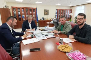 Υπεγράφη η σύμβαση για την προμήθεια 1950 ποτιστρών και λάστιχου