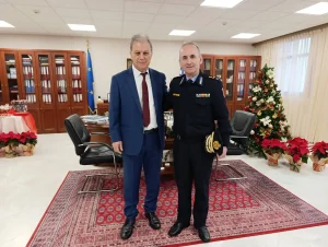 Τα Χριστουγεννιάτικα Κάλαντα έψαλαν στον Περιφερειάρχη ο Στρατός, η Πανδώρα και Σύλλογοι της περιοχής.